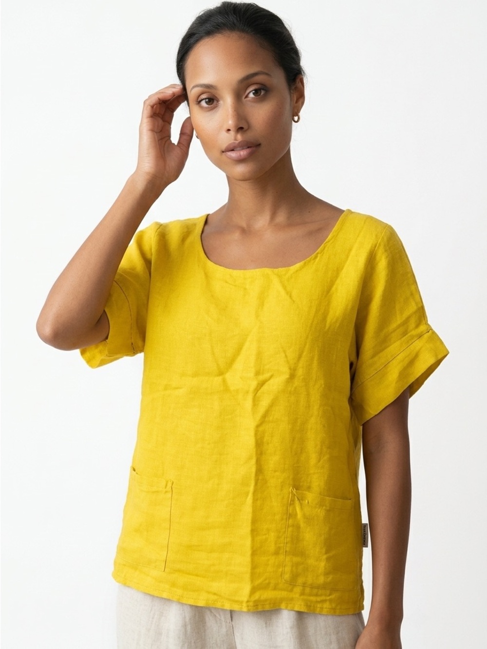 Classic Short-Sleeve Linen Top in Yellow Pockets
